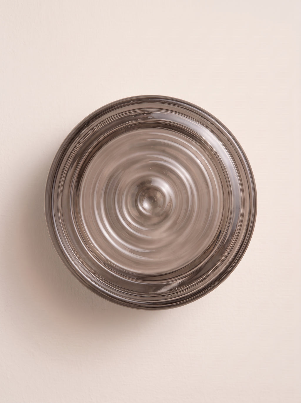 Applique murale ONDE fumé, verre moulé